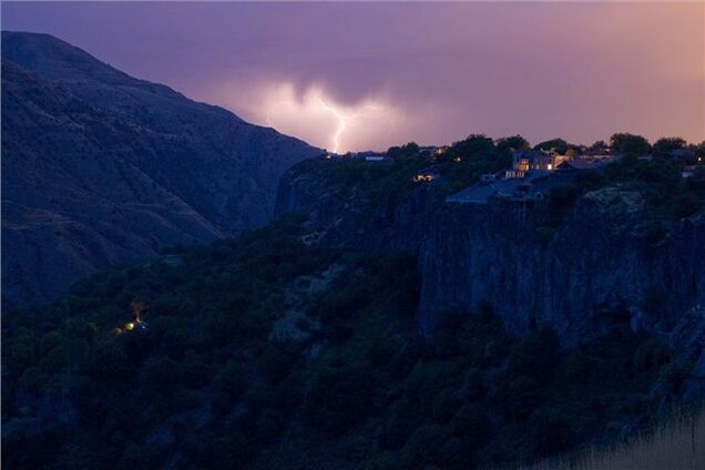 На Закарпатті блискавка вбила хлопчика