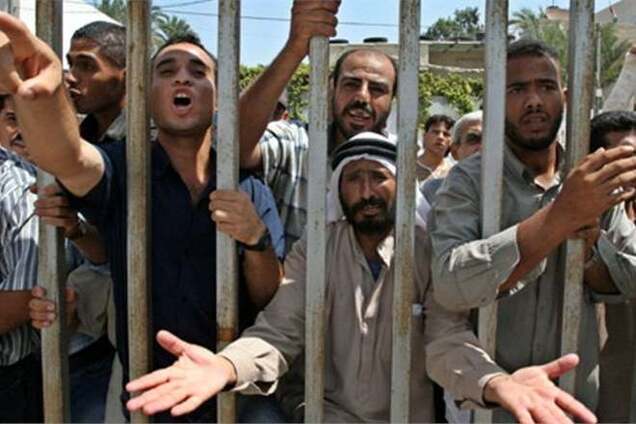 Израиль досрочно выпустит 26 палестинских заключенных