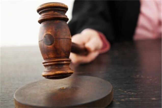 У Миколаєві затриманий намагався перерізати собі вени на суді