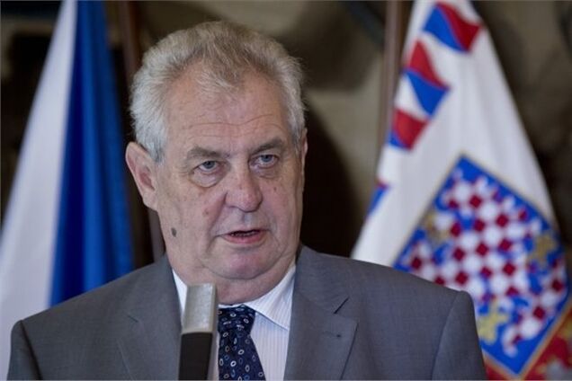 Уряд Чехії на чолі з прем'єром пішов у відставку