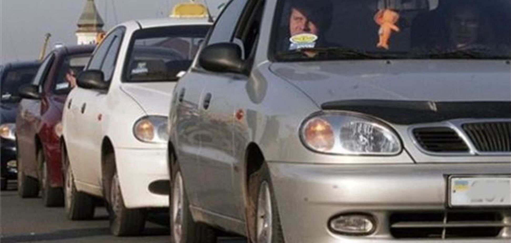 Киевские таксисты обвиняют Кабмин в крышевании нелегальных перевозок