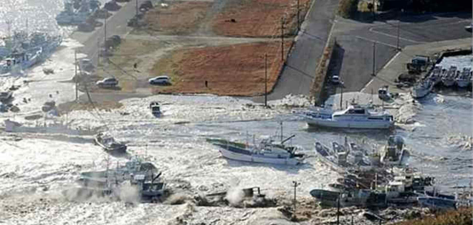 В Сеть выложили новое видео цунами в Японии в 2011 году