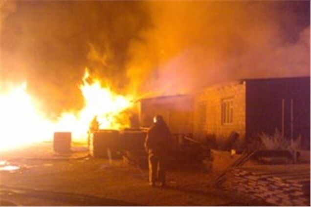 На Киевщине горел деревообрабатывающий завод