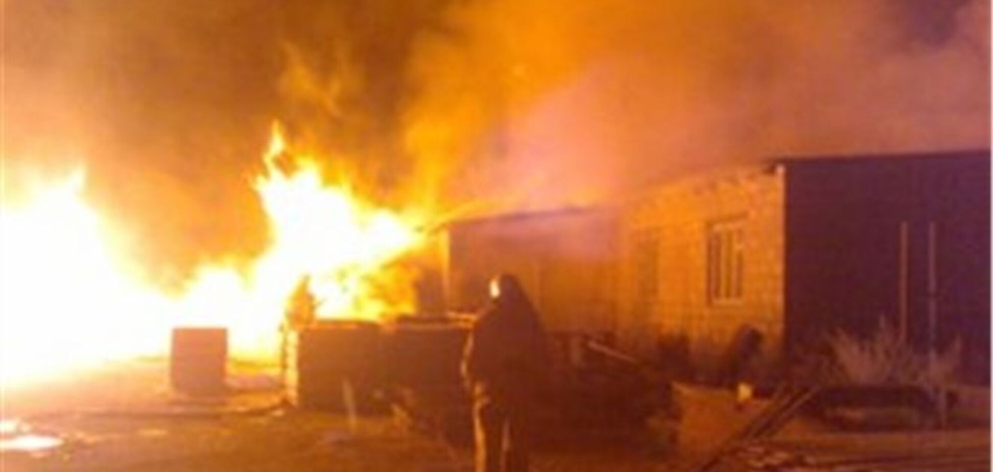 На Киевщине горел деревообрабатывающий завод