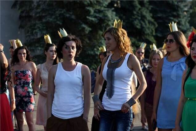 Алена Винницкая стала королевой для нового клипа Сони Сотник