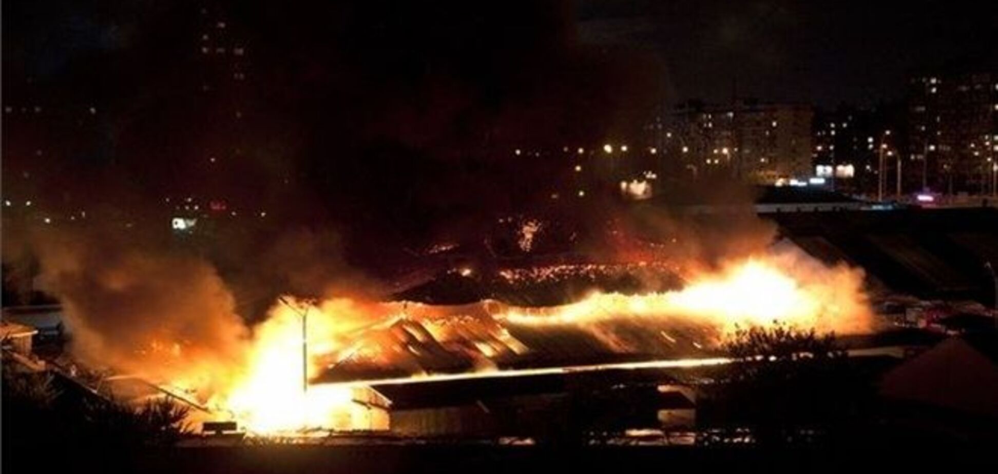 Как горел рынок в Киеве: очевидцы говорят о взрывах