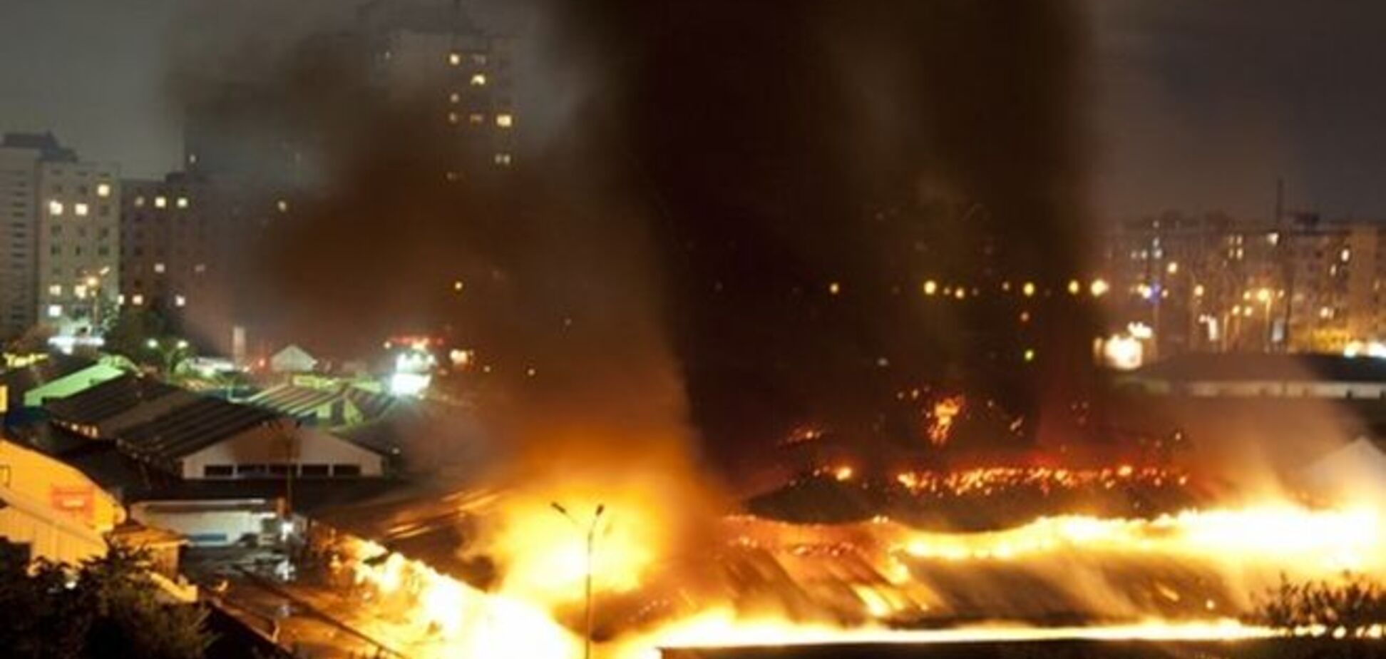Ночью в Киеве горел Оболонский рынок 