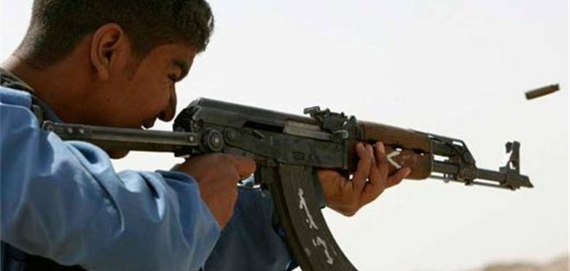 Авто запорізького бізнесмена обстріляли з автомата