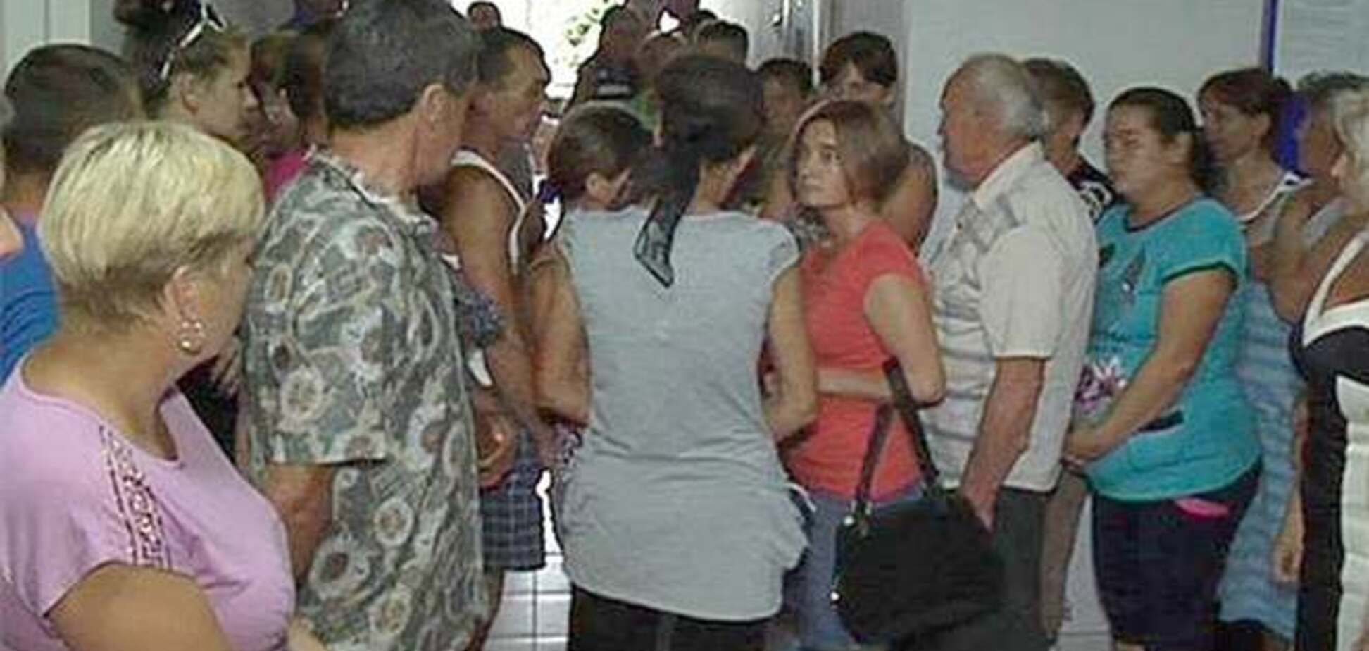 На Закарпатті люди увірвалися в будинок суду і вимагали розправи над суддею