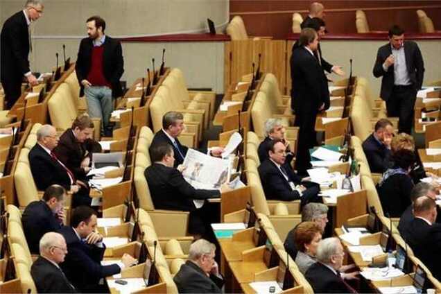 Чиновники России до конца дня должны избавиться от зарубежных счетов и активов 