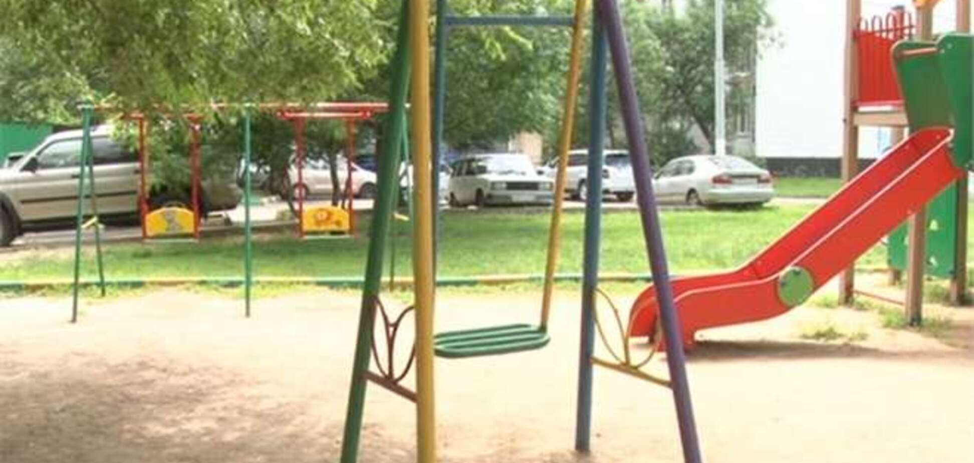 В российской Калуге на детской площадке погибла пятилетняя девочка