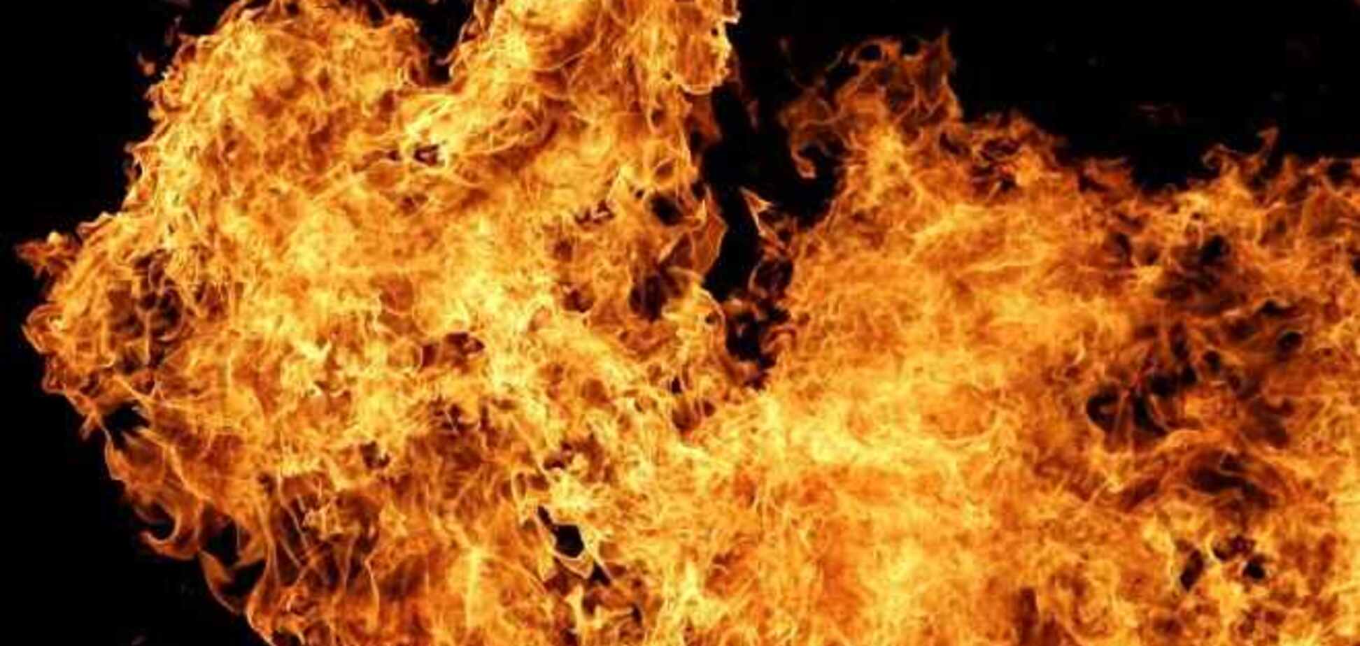 В Киеве ночью горела площадка стройматериалов