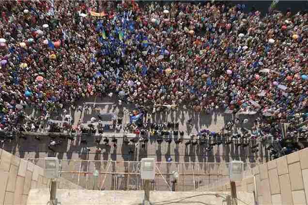 Количество митингующих под Киевсоветом перевалило за 1500