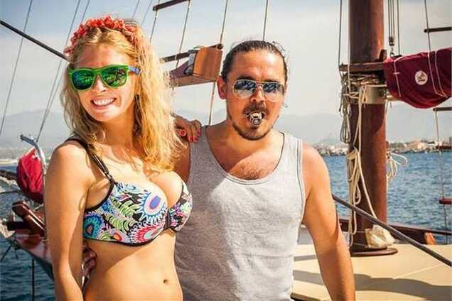 Жена Фагота показала идеальное тело в бикини