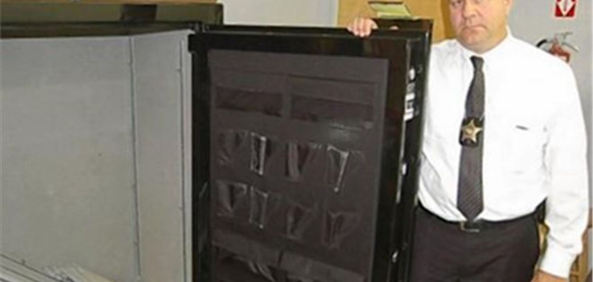 Американец случайно купил сейф с 136 кг марихуаны