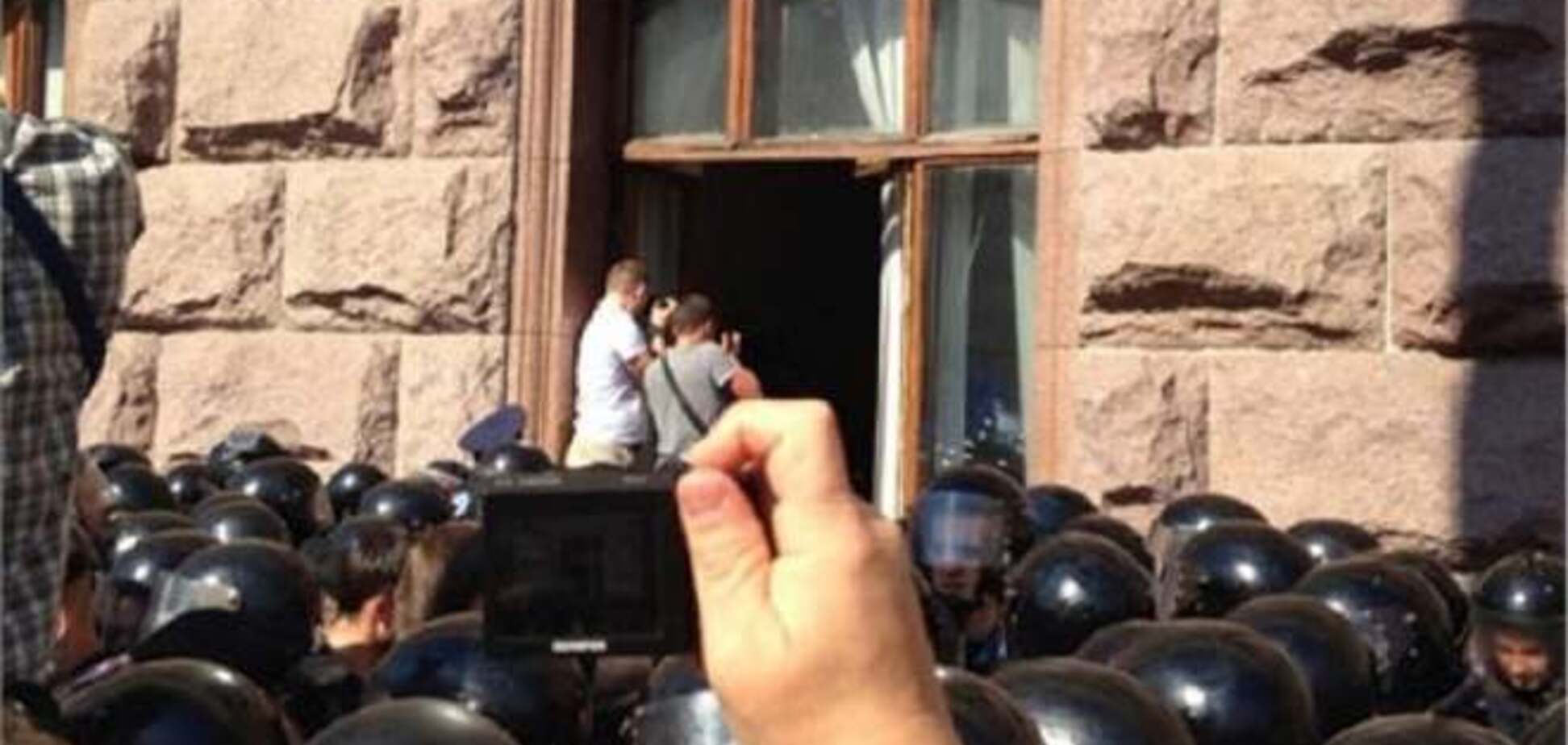 Прокуратура проверит, кто дрался возле Киевсовета