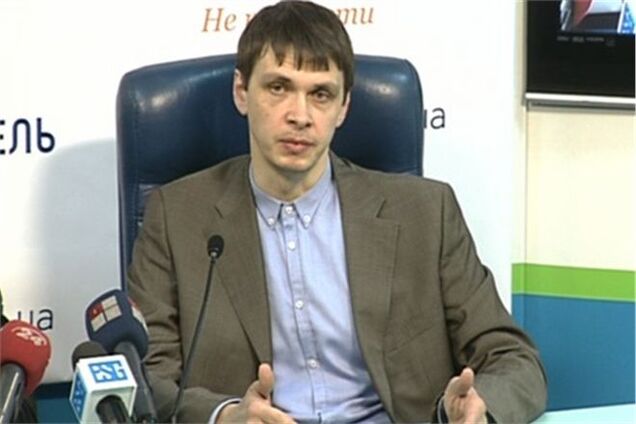 Люди 'криминальной внешности' у Киевсовета чуть не лишили политолога глаза