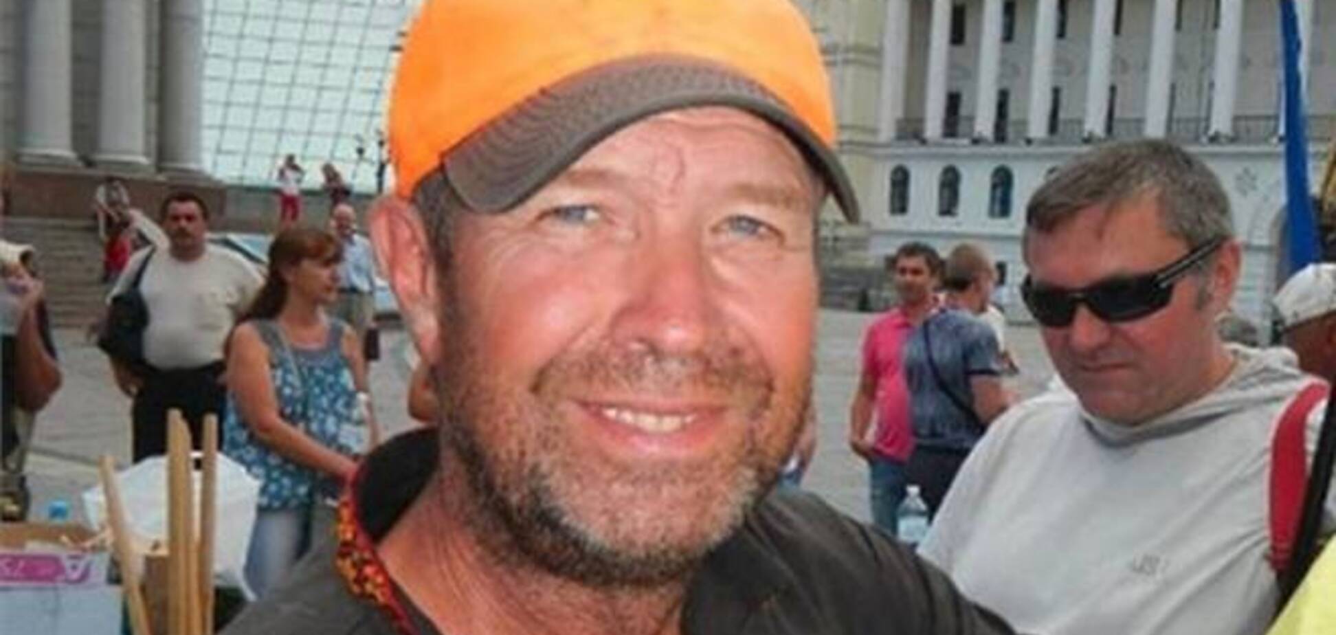 Организатор Врадиевского шествия показал американский паспорт