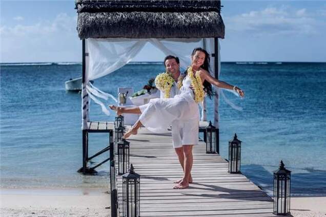 Экс-нардеп Коновалюк устроил бал в честь жены