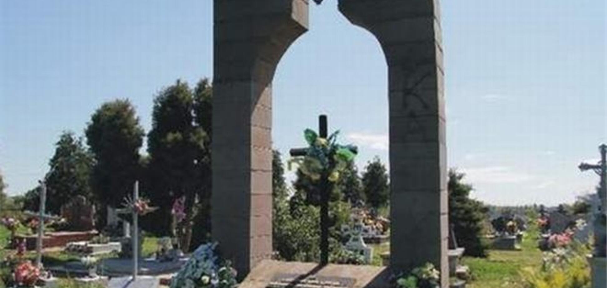 Львівська облрада вимагає від Польщі не зносити пам'ятник воїнам УПА