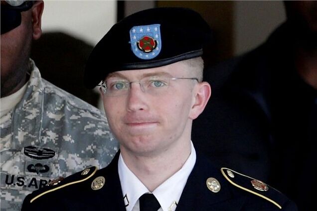 Информатора Wikileaks приговорили к 35 годам