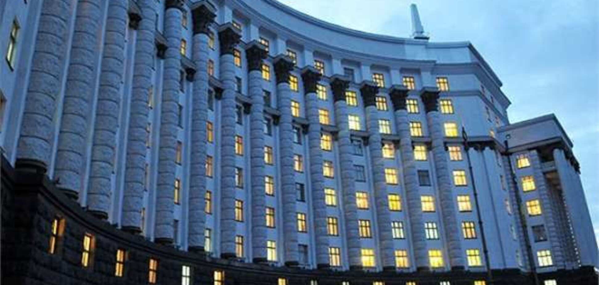 Азаров уволил первого замруководителя секретариата Кабмина