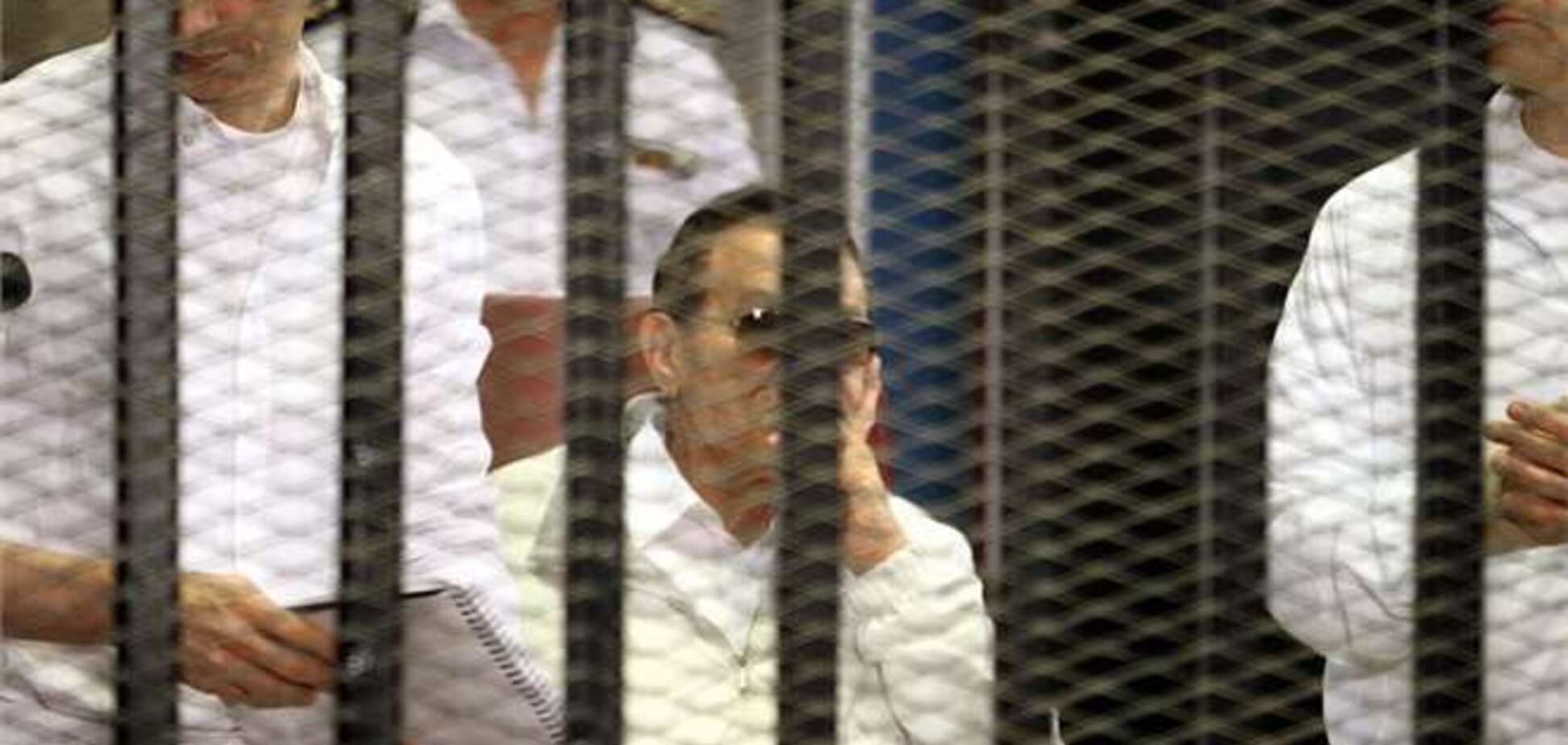 Мубарака перевезли в военный госпиталь под Каиром