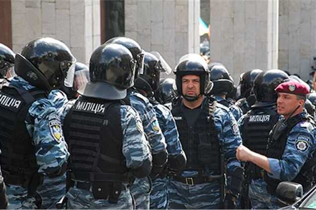 Оппозиция хочет сделать шлемы 'Беркута' именными