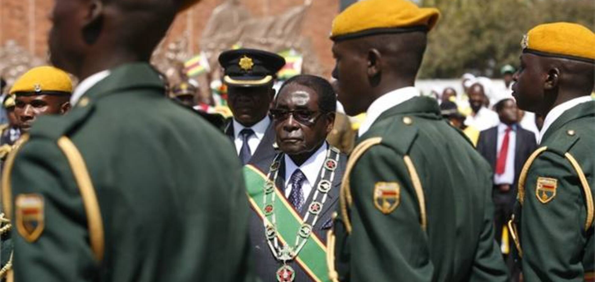 Мугабе в седьмой раз стал президентом Зимбабве