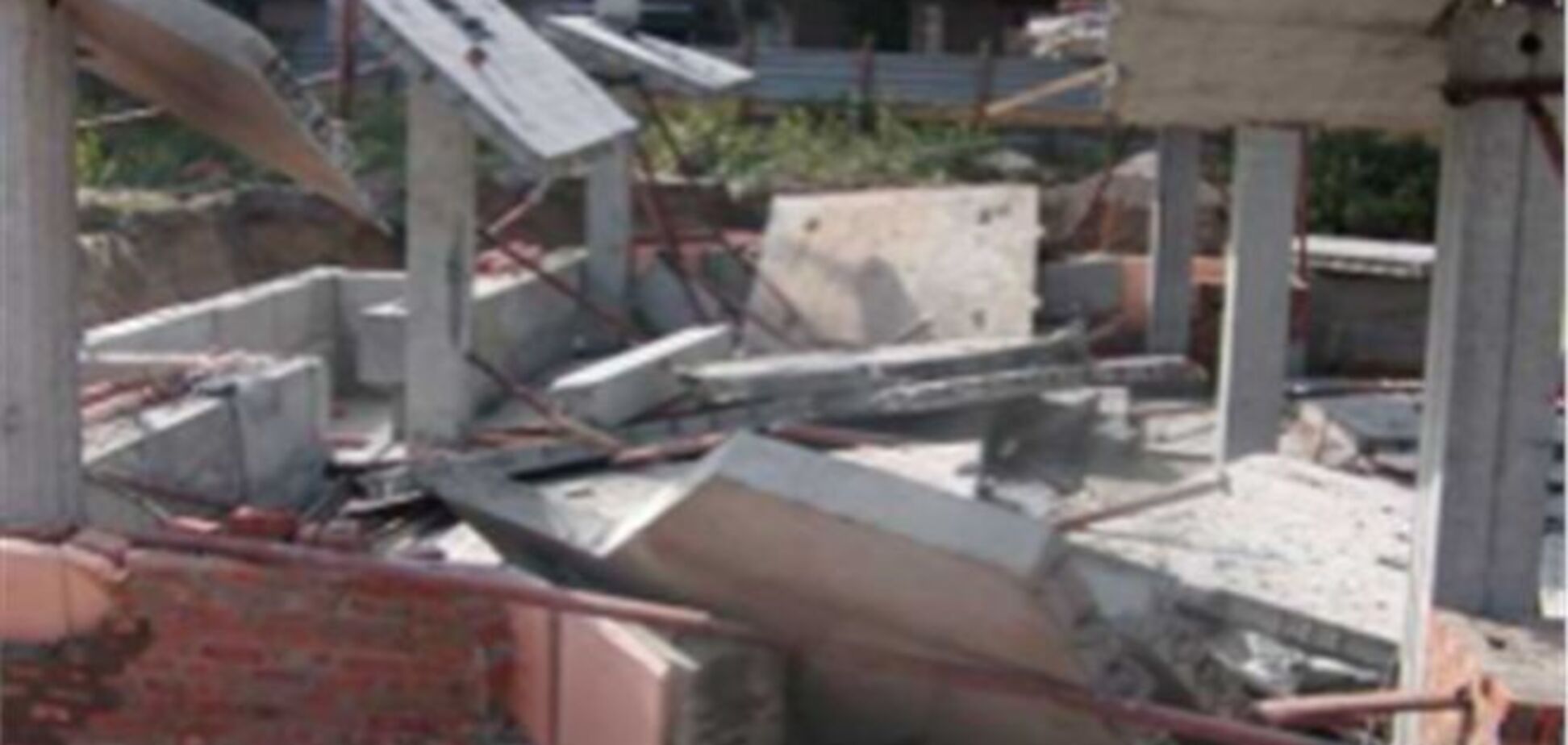 На львівському комбінаті через обвал конвеєра загинула людина