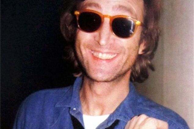 Галстук Джона Леннона ушел на аукционе за 5,6 тыс. долларов