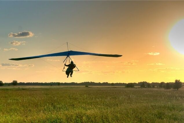 Пьяный дельтапланерист оставил без электричества 400 домов в России