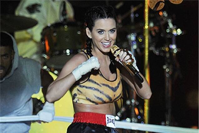Кэти Перри закрыла 'MTV VMA-2013' выступлением на ринге