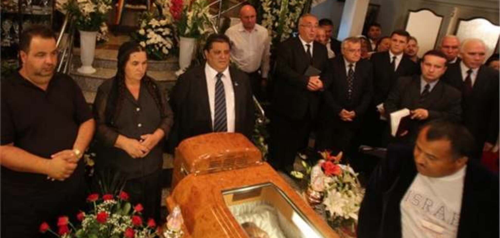 'Короля всех цыган' похоронили в гробу с кондиционером