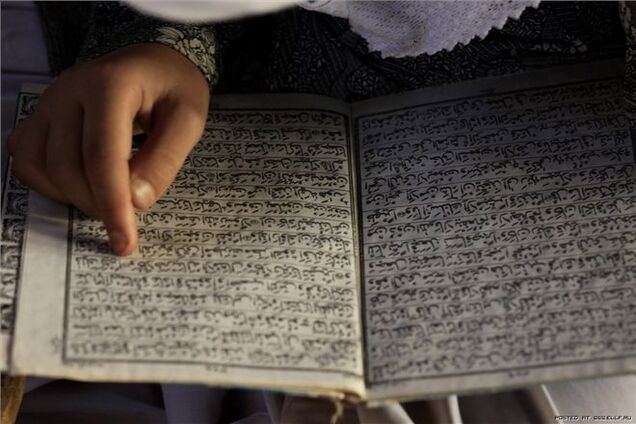 Дівчинка врятувалася від згвалтування читанням Корану