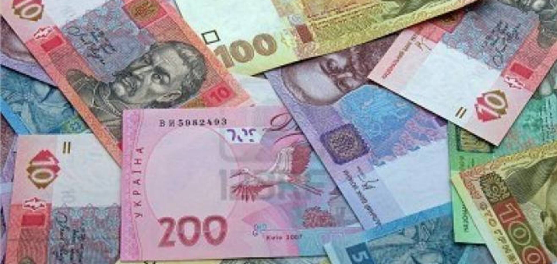 В Украине вступает в силу ограничение наличных расчетов