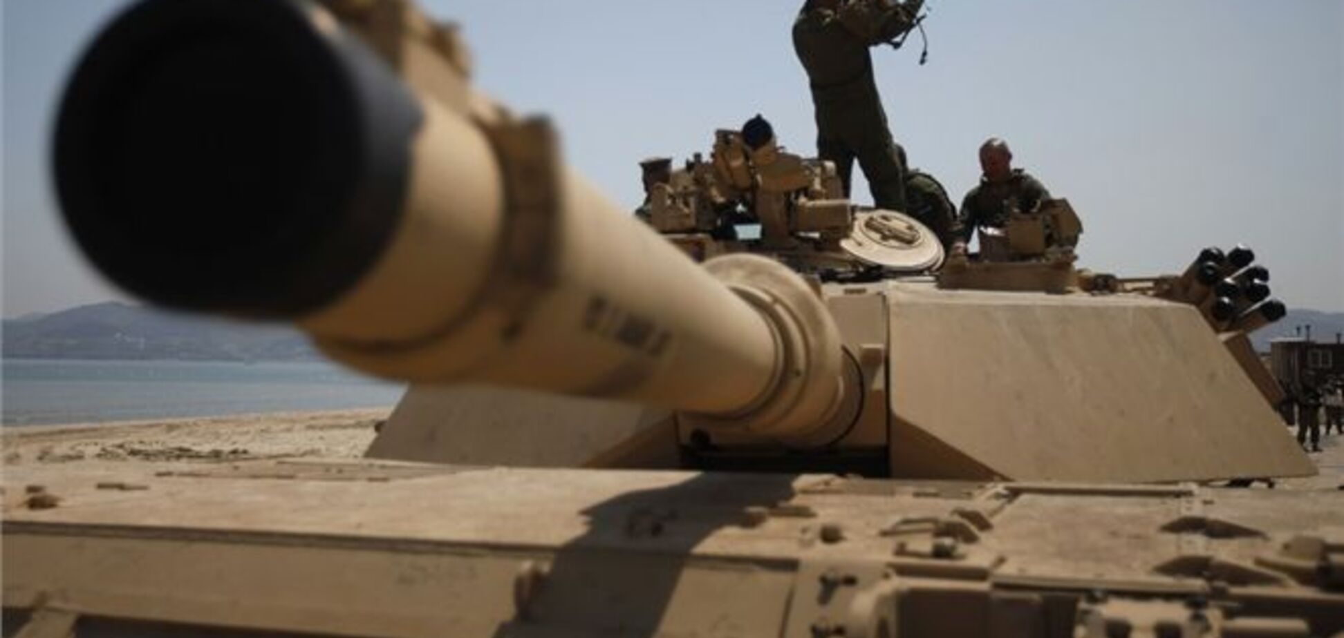 Украина против военного вмешательства в ситуацию в Сирии - Янукович