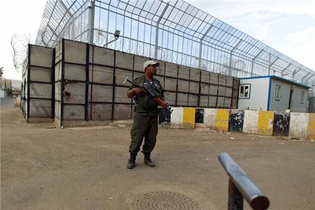 Страны ЕС закрывают посольства в Йемене