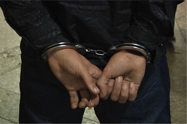 У Дніпропетровську чоловік вистрілив у школяра, вихваляючись пістолетом