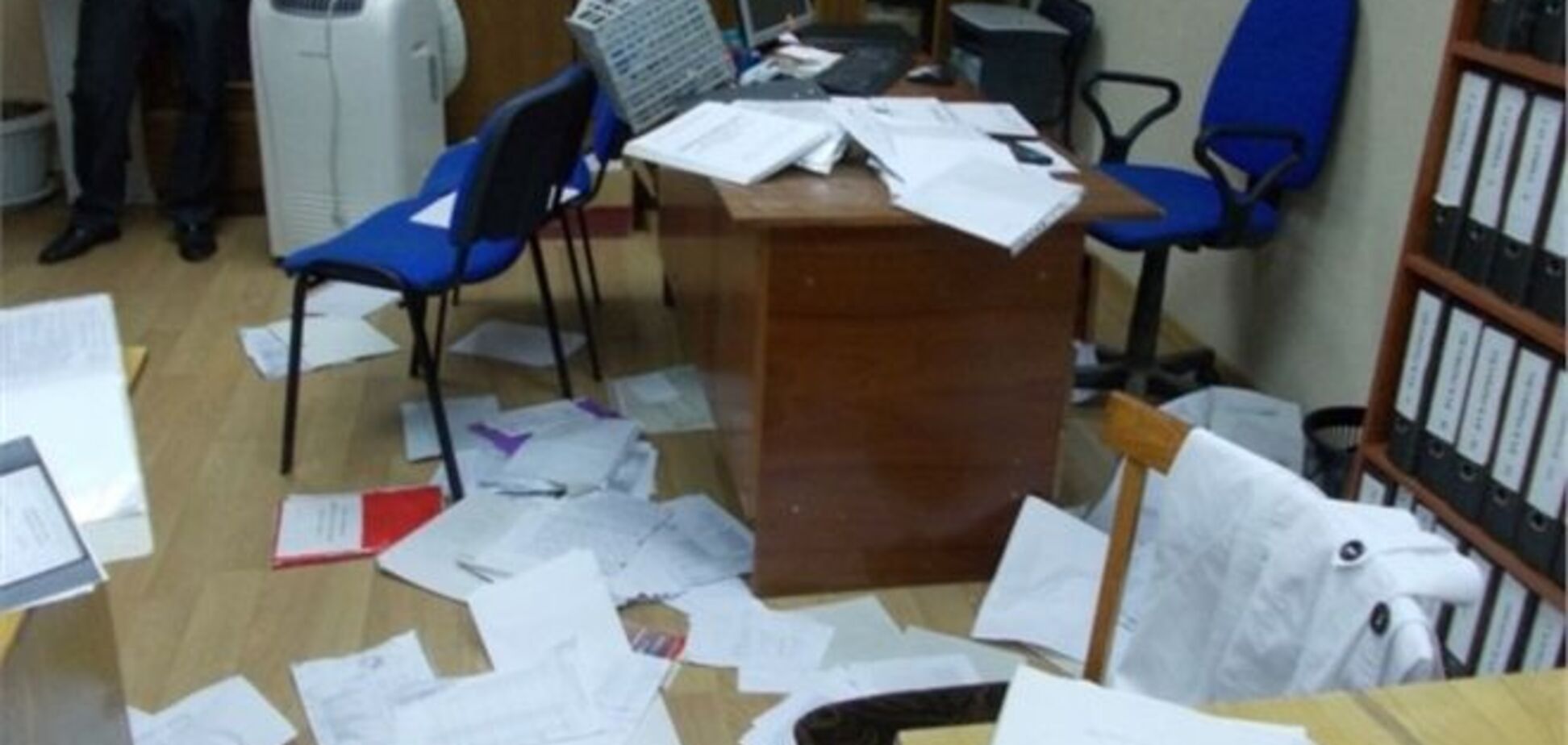 В Одессе молодая учительница устроила погром в кабинете директора