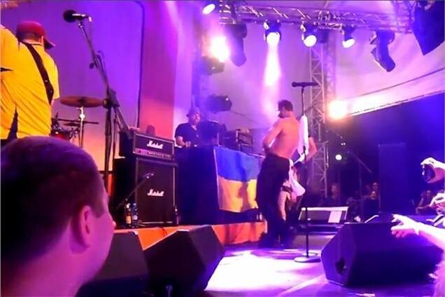 Вакарчук назвал рокеров Bloodhound Gang «дебилами»