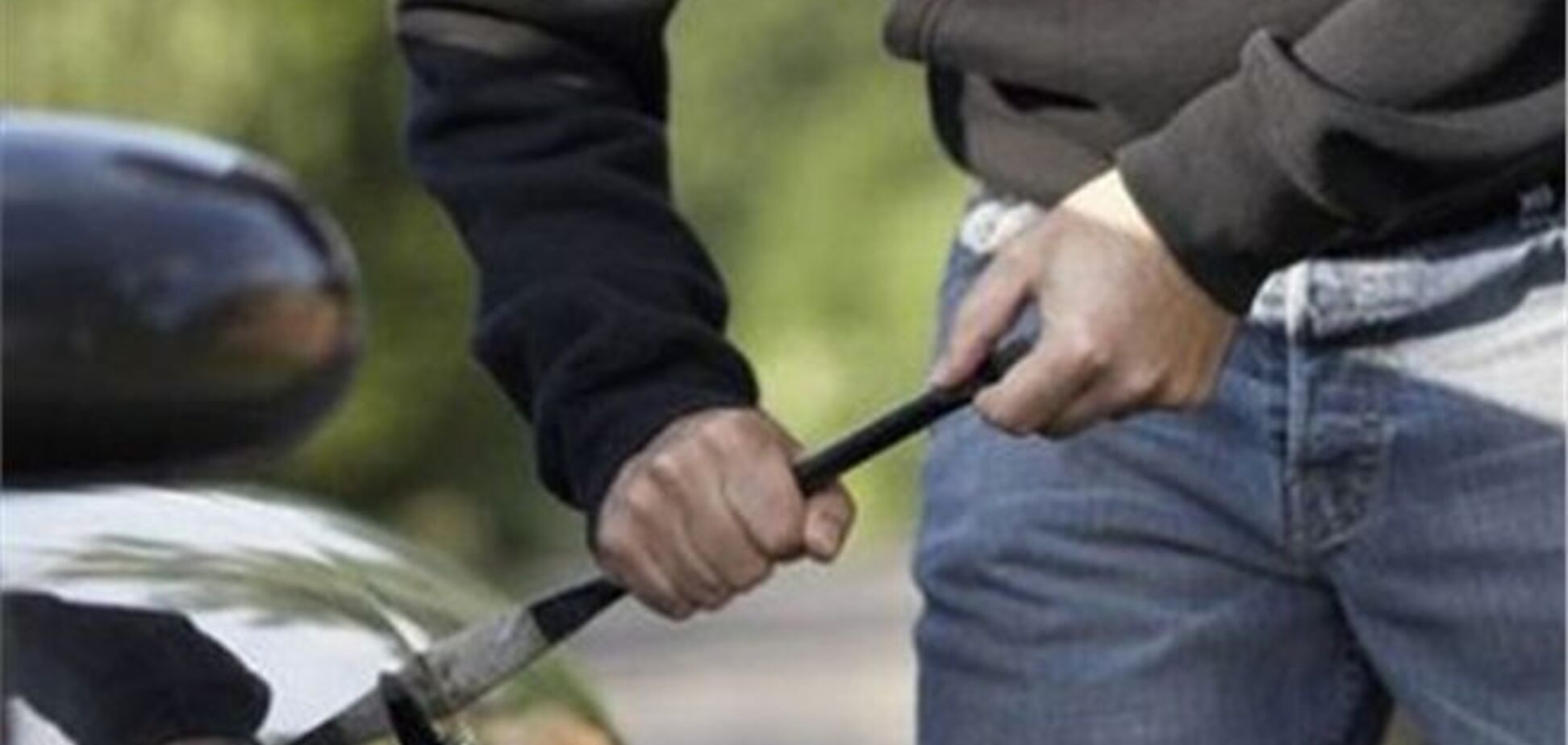 У США викрадач покінчив з собою на вкраденому автомобілі