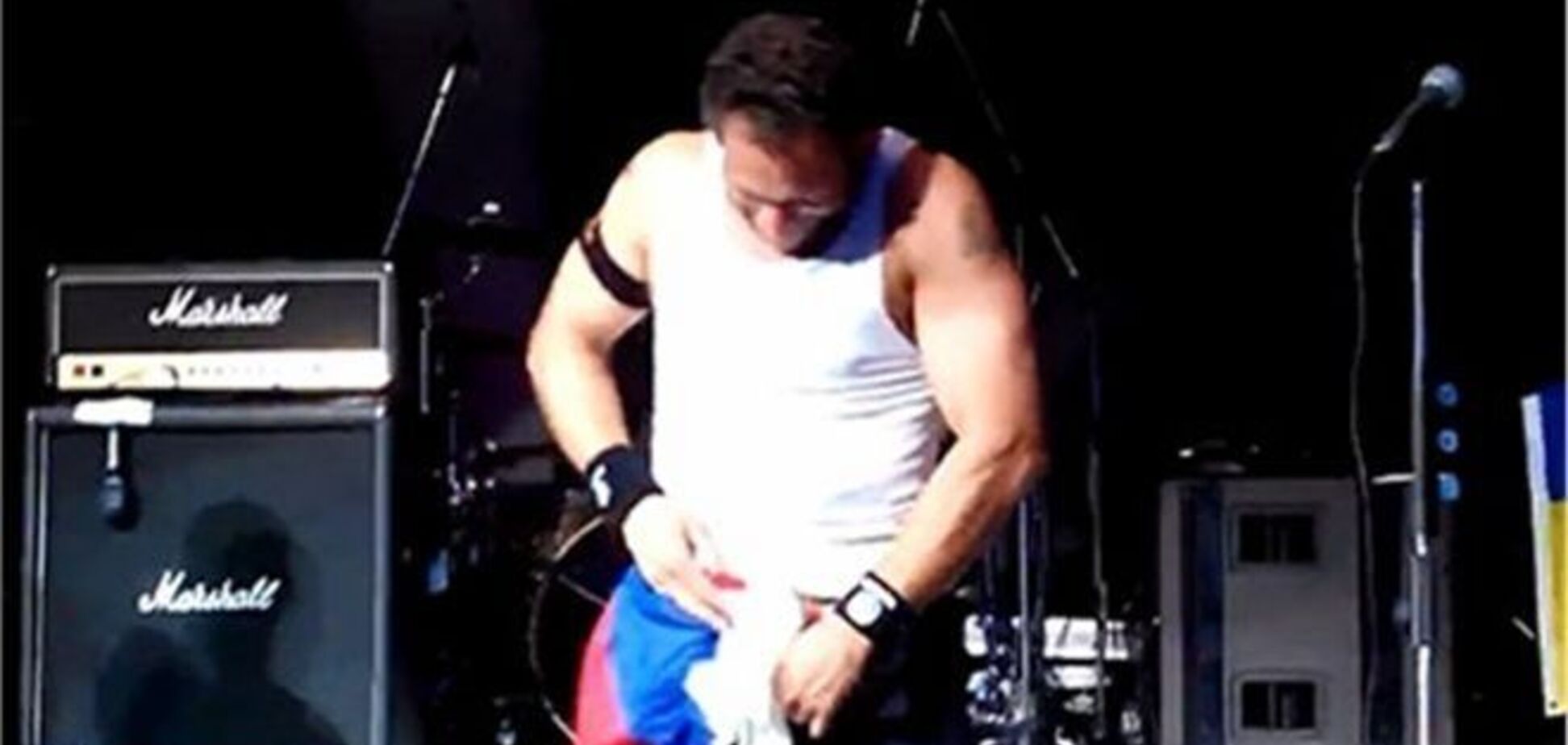 Скандал з оскверненням прапорів: Следки РФ почав перевірку