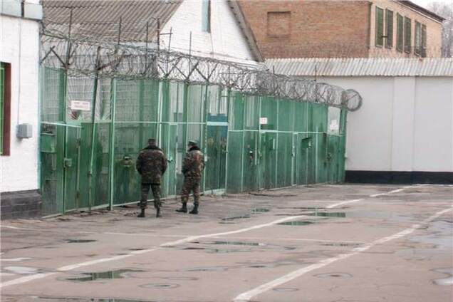 Рівненська прокуратура розслідує вбивство прапорщика в колонії