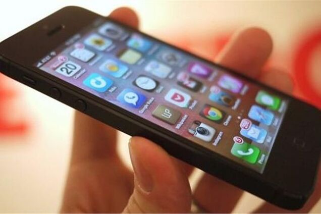 Производители мобильных телефонов начали бороться с «серыми мобилками»