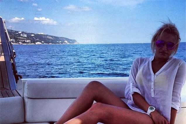 Дочь Добкина показала, как развлекается с любимым