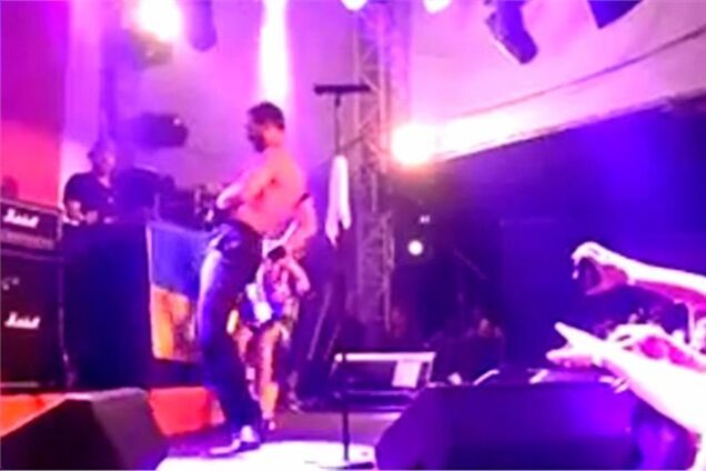 СМИ: басисту Bloodhound Gang на пять лет закрыли въезд в Украину