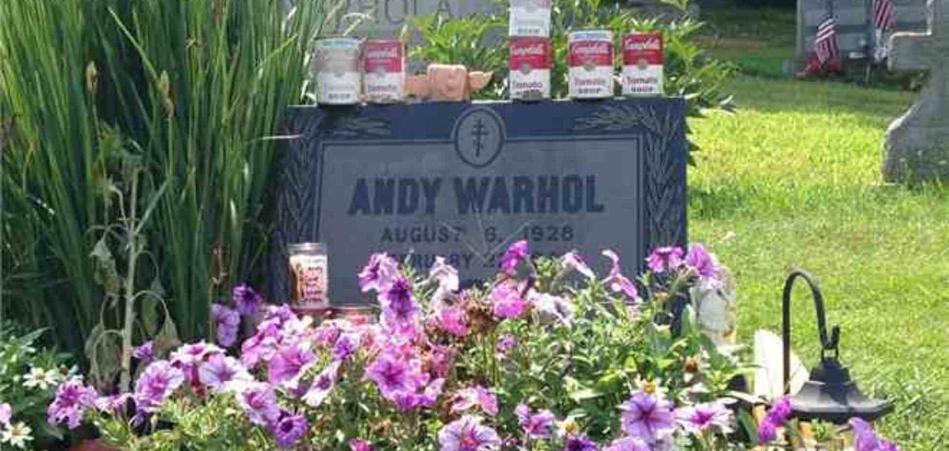 До дня народження Енді Уорхола запустили веб-камеру з його могили