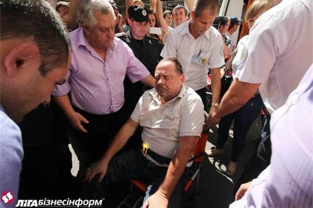 Ректор-взяточник может стать первым носителем спецбраслета в Украине