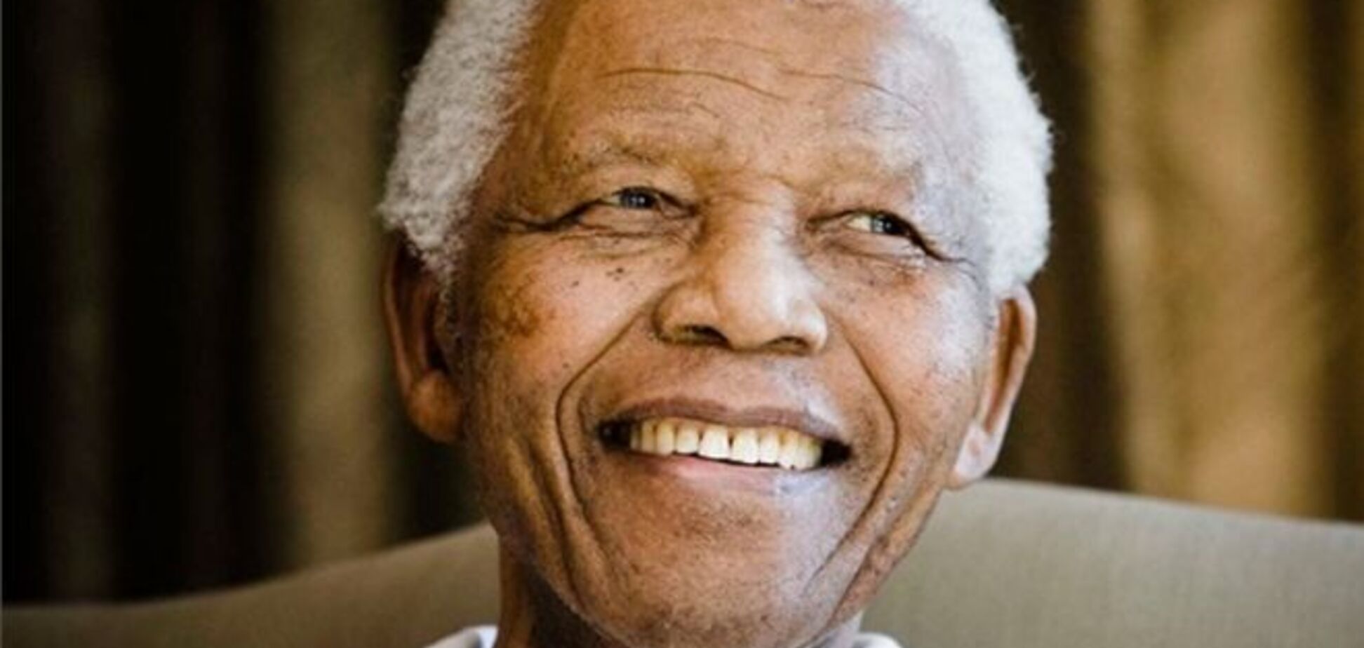 Семья Манделы отпраздновала его выписку из больницы